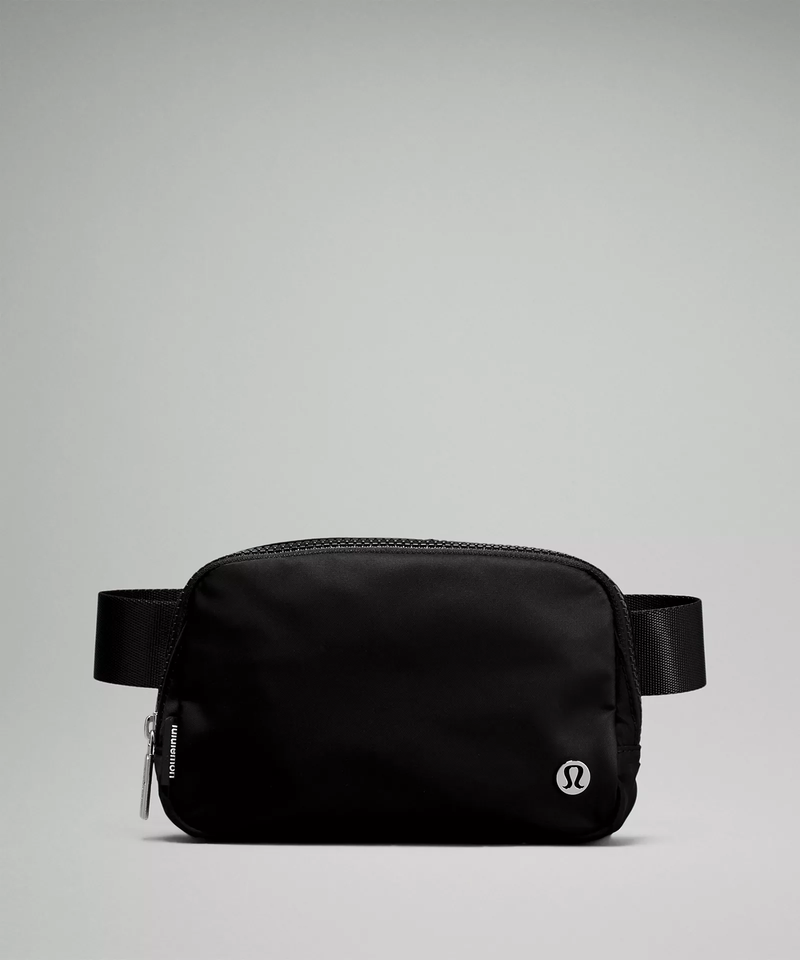 Lululemon Athletica Everywhere with Zip Belt Bag Black Color - One Size